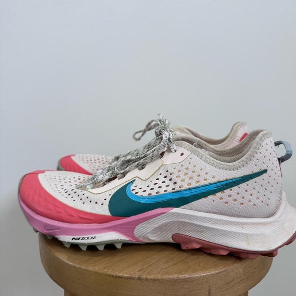 Nike Air Zoom Terra Kiger 7 Women's Trail Running Shoes Size 7 Pink CW6066 600 - Picture 3 of 11